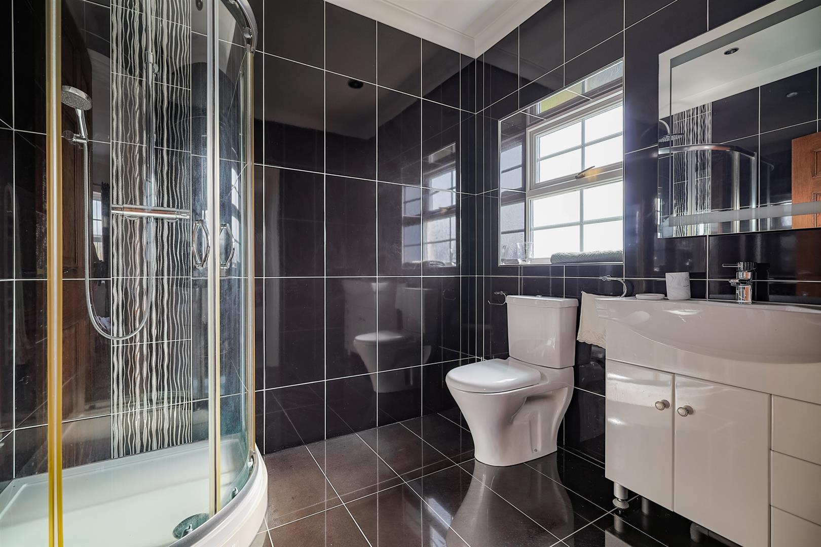 6 Clos Y Parc, Five Roads, Llanelli, SA15 5HB